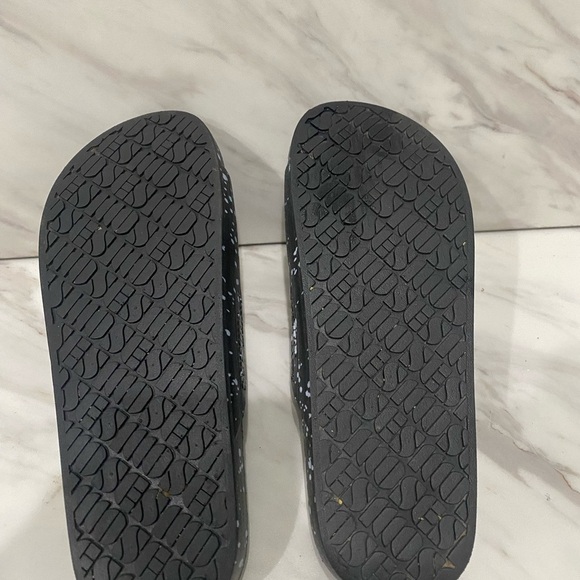 Freedom Moses Women's Black Splatter Two Strap Slides Size 7/8 Casual Sandals - Picture 14 of 15